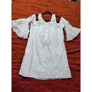 White dress above knee size medium crochet embroidered cut out sleeve